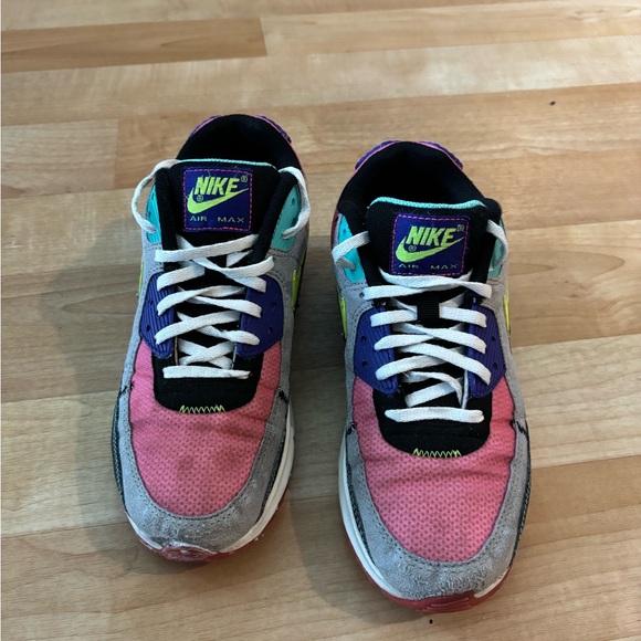 Nike Air Max 90 Exeter Edition Red/Volt-Black Kids Size 5.5Y / EUR 38 DJ5973-600 - Picture 2 of 7